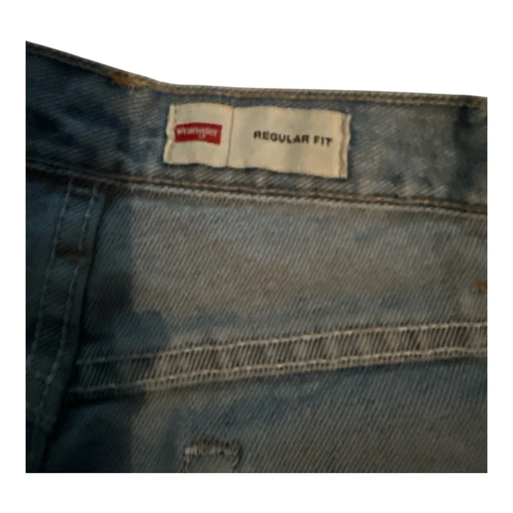 Wrangler Blue Relaxed Fit Jeans Versatile Comfort Light Blue 36x32 farm, rodeo